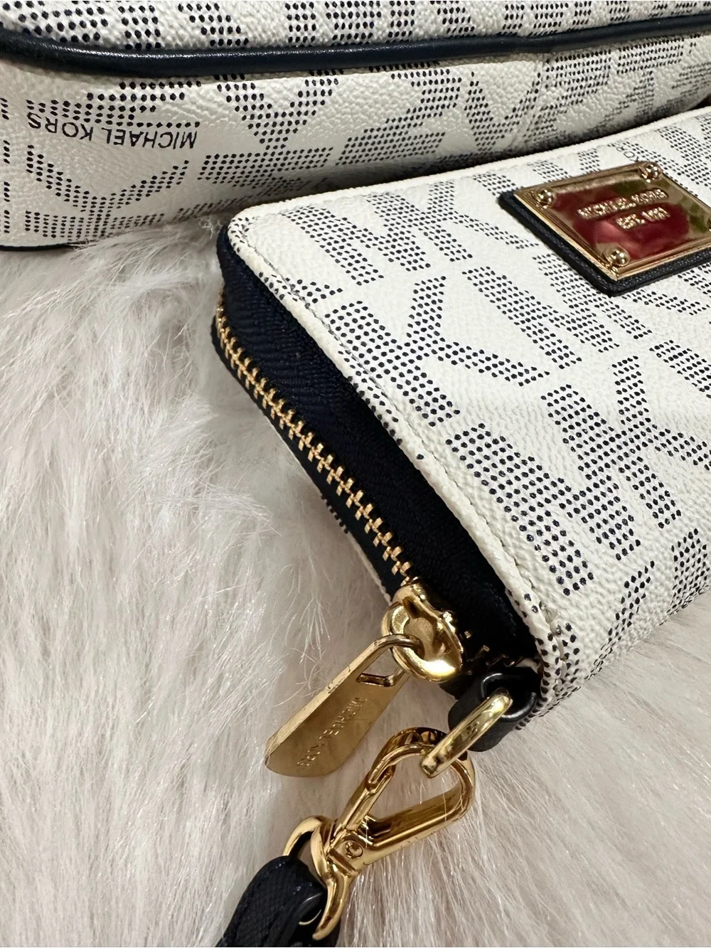 Michael Kors up sale
